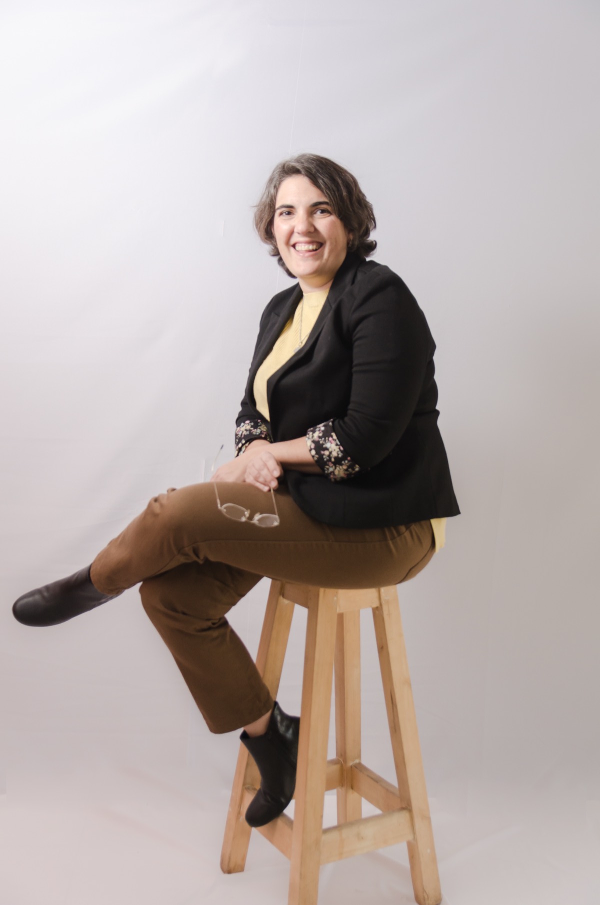 Laura Boggio en actitud profesional